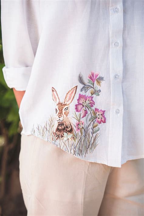White Shirt with Embroidered Rabbit – Nineh