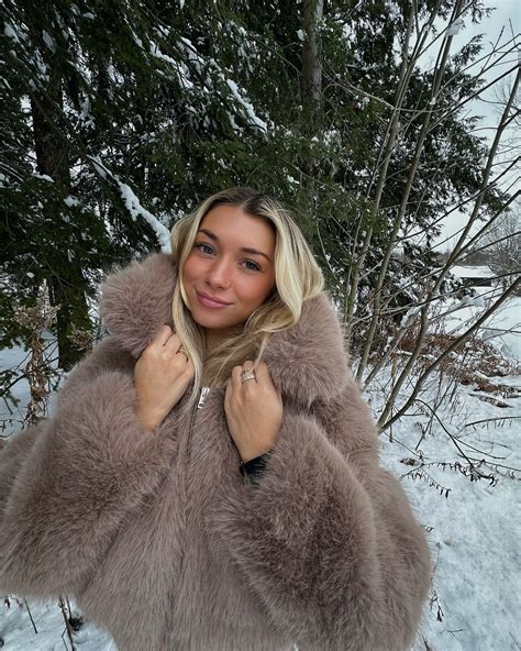 sara brooks | 🧿 | Instagram