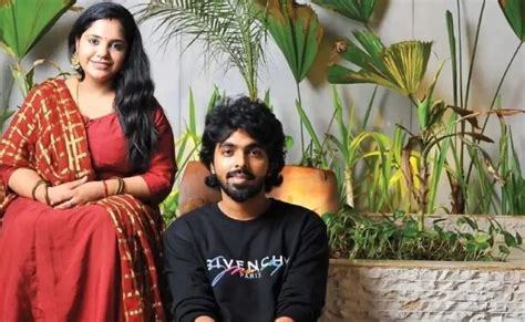 12 വർഷത്തെ പ്രണയം;കോടതിമുറിയിൽ വാക്കേറ്റവും കണ്ണീരുമില്ലാതെ വേർപിരിഞ്ഞ് ...