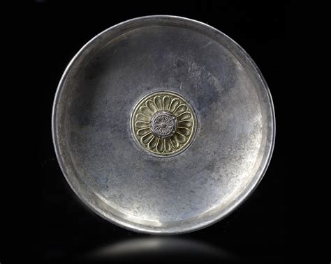 A GILT SILVER PHIALE, CLASSICAL GREEK PERIOD, 4TH CENTURY BC