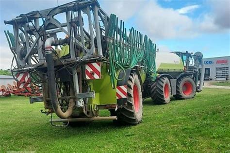 Für rund 111.000 Euro: Claas Xerion Saddle Trac 3800 Gülleselbstfahrer ...