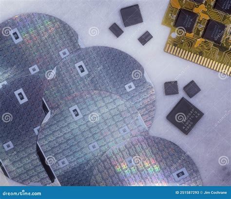 How to Make Computer Chip Wafers 的图像结果