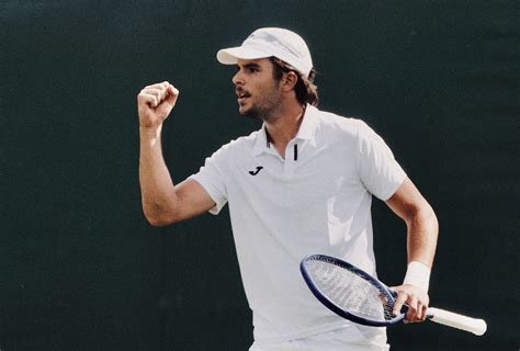 Jaime Faria volta a vencer e está à porta do quadro principal de Wimbledon