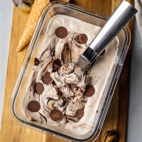 Moose Tracks Ice Cream: A Perfect Delight
