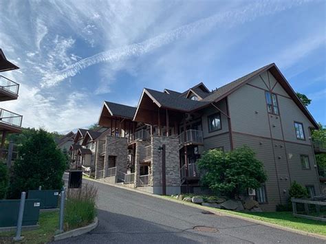 CONDOS CHATEAU-BROMONT (Quebec) - Lodging Reviews, Photos, Rate ...