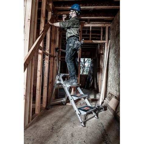 Little Giant Ladders Safety Step 4 -Step 300-lb Capacity Aluminum ...