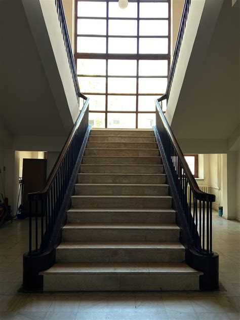 Building Interior 的图像结果