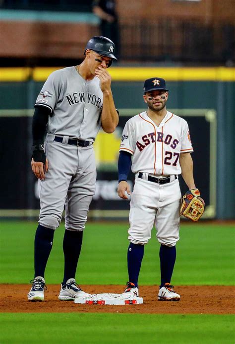 Astros' José Altuve proves he's huge in the clutch