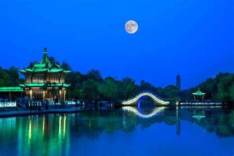 【十年@每一个奋斗的你】江苏扬州古运河三湾段：昔日“杂乱地”蝶变美丽公园