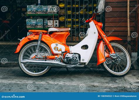 Classic Retro Motorcycle Honda Super Cub 110cc Editorial Photography - Image of bike, park ...