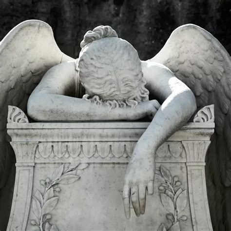 13 pictures of angel statues at cemeteries with meanings – Artofit