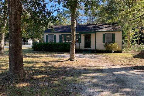 1717 Clover Dr - Valdosta, GA | Rent.