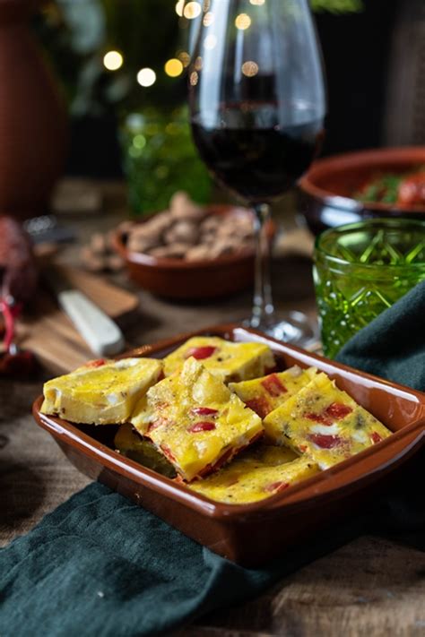 Rezept spanische Tapas: Tortilla und Albóndingas mit Tomatensauce