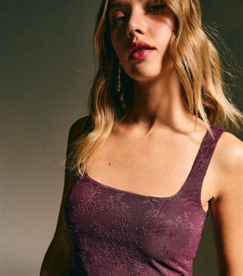 Dark Burgundy Lace Square Neck Bralette Top | New Look