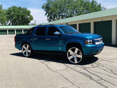 2008 Chevrolet Avalanche for Sale in Elk Grove Village, IL - OfferUp