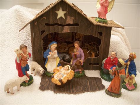 Vintage Nativity set creche manger scene 50s stable 12 figures