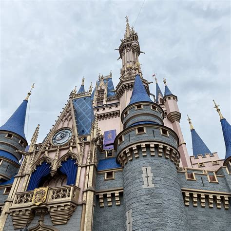 'World's Hottest Cop' Turns Heads With New Photo - The Spun