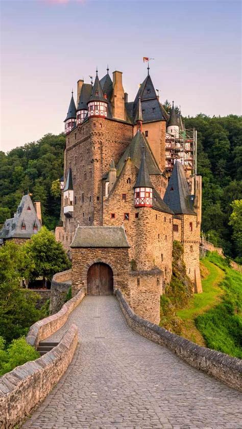 Bing Wallpaper Castle 的图像结果