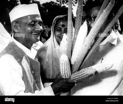 Lal bahadur shastri Black and White Stock Photos & Images - Alamy