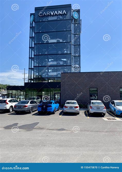 Carvana Vending Machine in Kansas City Editorial Image - Image of ...