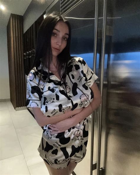 grace smalls (@grace_chugchug) • Instagram photos and videos