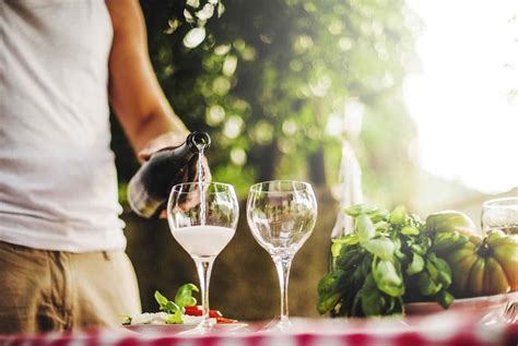 Prosecco Wine Guide: History, Taste, Types, Making, Pairings