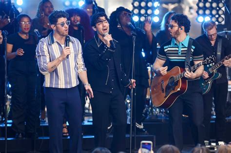 Stadium of Fire 2024: Who is performing? How to get Jonas Brothers ...