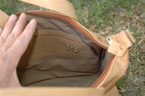 Happy Laura - Classical & Eco-Friendly Handmade Leather Bag | Gundara