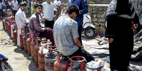 India’s Manufacturing, Exports Reel Under Pressure From Labour Shortage ...