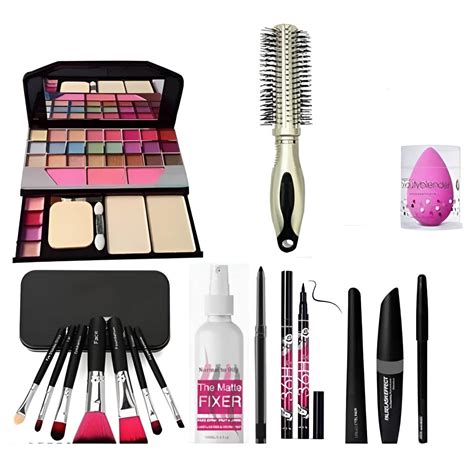 RJGUDDU TYA Fashion 6155 Makeup Kit with 7 Black Makeup Brush, 3in1 ...