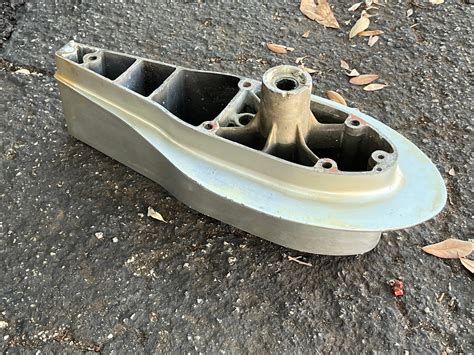 BF 75 90 115 130 hp Honda 40202-ZW1-710ZA gear case EXTENSION SEPARATO ...