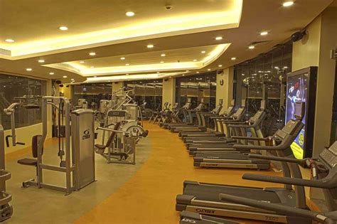 Gold's Gym Membership - one of the best fitness studios near me