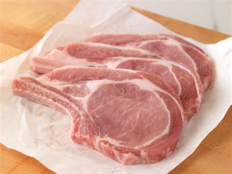 Learn How to Bake, Fry, and Grill Pork Chops - National Pork Board
