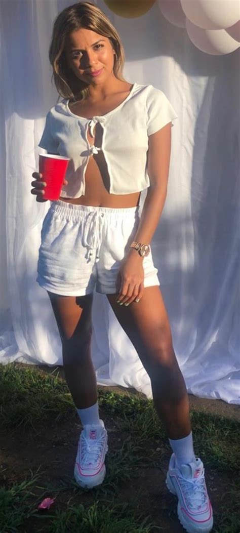 Amber Martinez | Scrolller