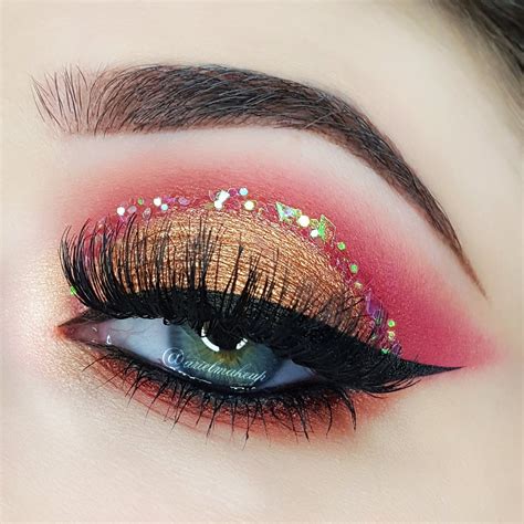 A Collection of 40 Best Glitter Makeup Tutorials and Ideas 2026 ...