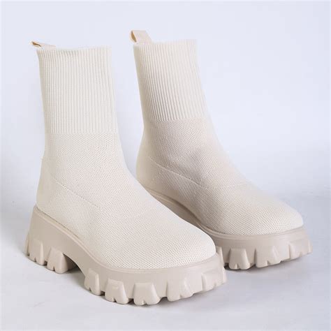 Minimalist Knit Slip On Boots – CRAZE
