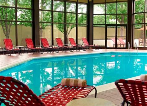 Stay Near Overland Park Convention Center | Comfortable Hotels