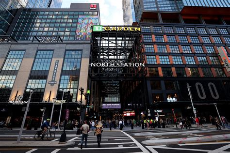 A closer look at the Bruins' and Celtics' sizzling starts at TD Garden