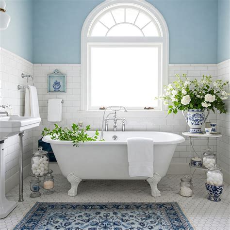 15 Stunning Blue and White Bathroom Ideas to Try