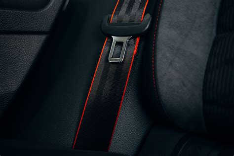 Here's How Volvo Invented The Modern Seat belt