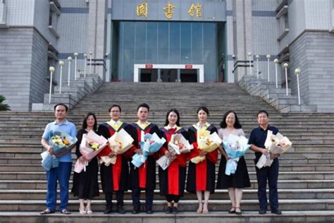 文学与新闻学院积极参与湘潭大学第三十六次研究生代表大会-湘潭大学研究生院
