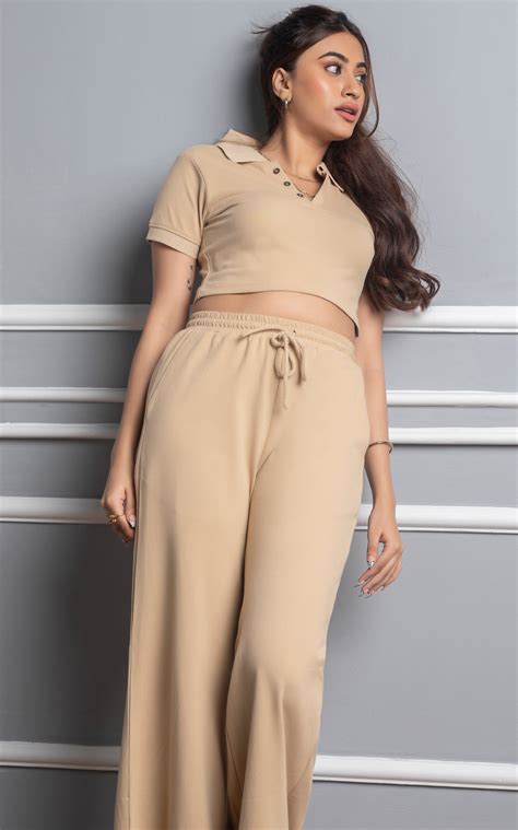 Brunchin in Beige with Crop Top – Brown Sugar
