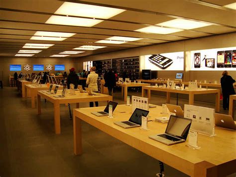 女子称在苹果专卖店买手机，出门时背六千多元欠款，投诉后工单遭泄露_腾讯新闻