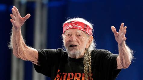 Willie Nelson, 92, proves he's alive and well as he shuts down death ...