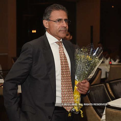 (L-R) Annie Diana Evans, Miss World Oceania, Solange Johnson Sinclair ...