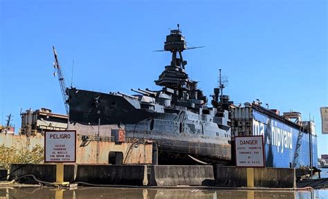 USS Texas (BB-35) in floating dry dock at Galveston, Texas, 27 November ...
