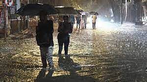 Heavy rains disrupt life in Kerala; red alert in Thiruvananthapuram