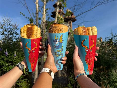REVIEW: Mac & Cheese Cones From Hooligan's Grog & Gruel in How to Train Your Dragon - Isle of ...
