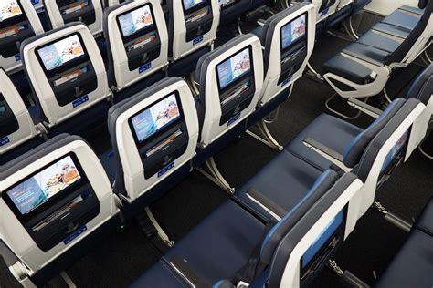Where to Sit on United’s New 777-200: Economy and Economy Plus