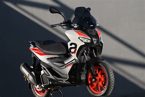 SR GT Sport 200: Preise, Farben, Eigenschaften | Aprilia DE